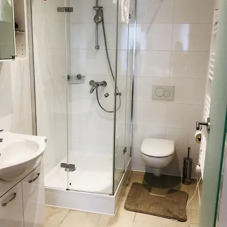 Appartamento In Zentraler Lage - Nur Wenige Minuten Zum Und Stadt By Interhome *