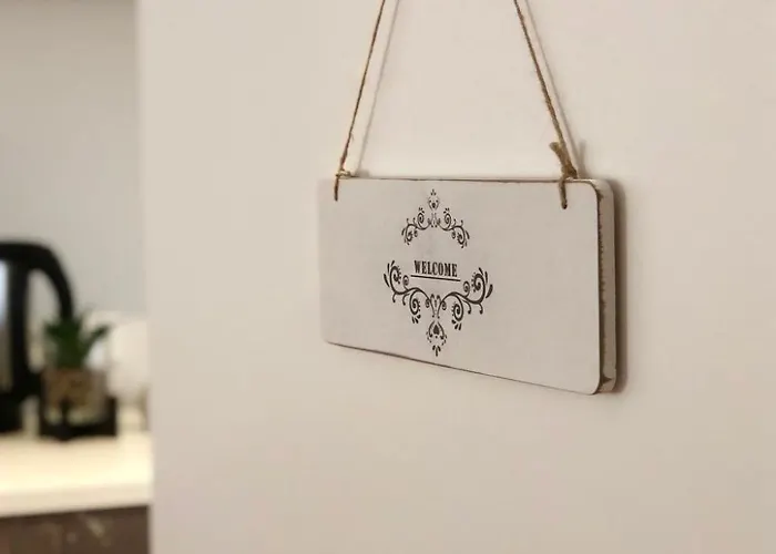 Apartment In Zentraler Lage - Nur Wenige Minuten Zum Und Stadt By Interhome