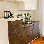 In Zentraler Lage - Nur Wenige Minuten Zum Und Stadt By Interhome Apartamento *