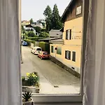 In Zentraler Lage - Nur Wenige Minuten Zum Und Stadt By Interhome *