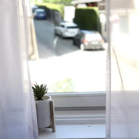 In Zentraler Lage - Nur Wenige Minuten Zum Und Stadt By Interhome Gmunden