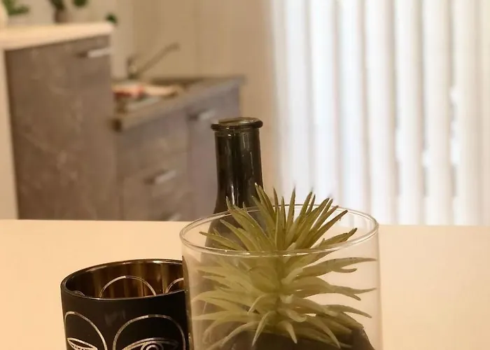 In Zentraler Lage - Nur Wenige Minuten Zum Und Stadt By Interhome