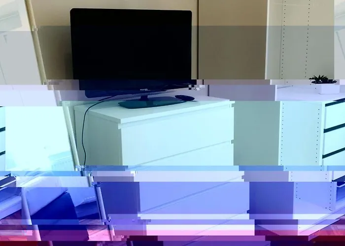 In Zentraler Lage - Nur Wenige Minuten Zum Und Stadt By Interhome *