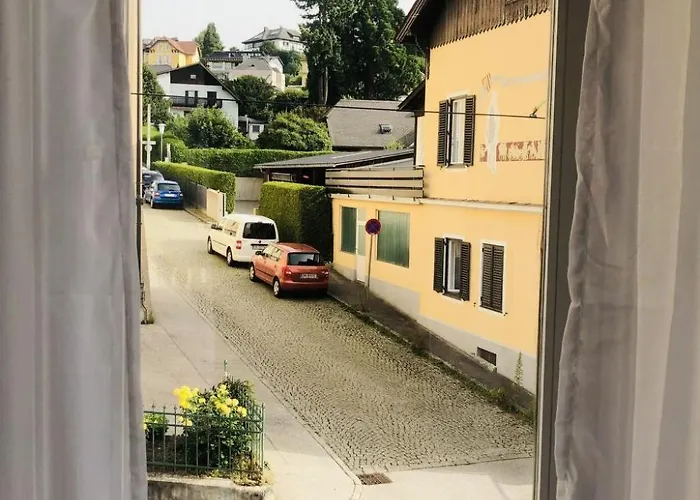 In Zentraler Lage - Nur Wenige Minuten Zum Und Stadt By Interhome *