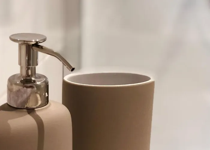 In Zentraler Lage - Nur Wenige Minuten Zum Und Stadt By Interhome